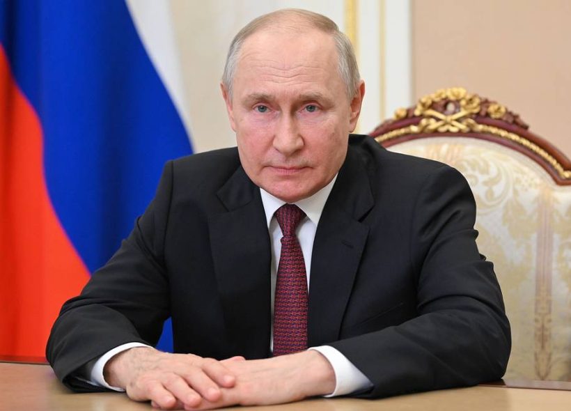 Presidente Vladimir Putin sanciona lei que proíbe mudança de sexo na Rússia