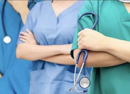 Com salários atrasados, profissionais de saúde contratados pela Fundação José Silveira reclamam de diversas irregularidades trabalhistas