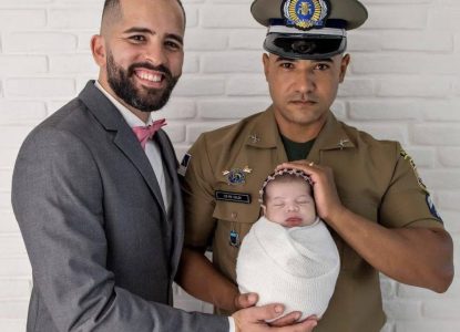 Sargento da PM consegue licença-paternidade inédita de 6 meses para cuidar de filha